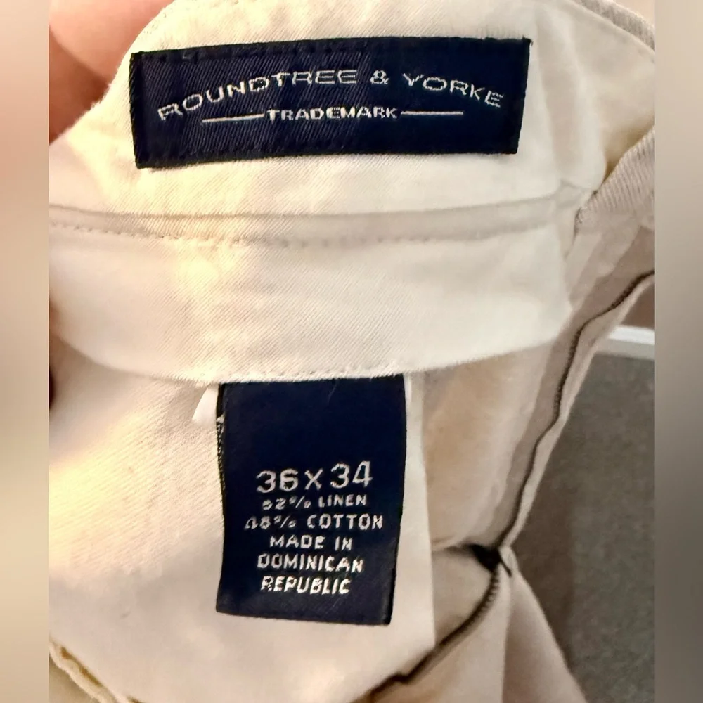 Roundtree & Yorke Men's Light Tan Chinos